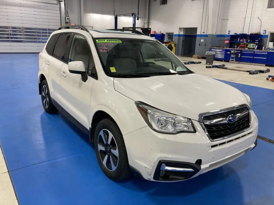 2017 Subaru Forester 2.5i Premium photo 1