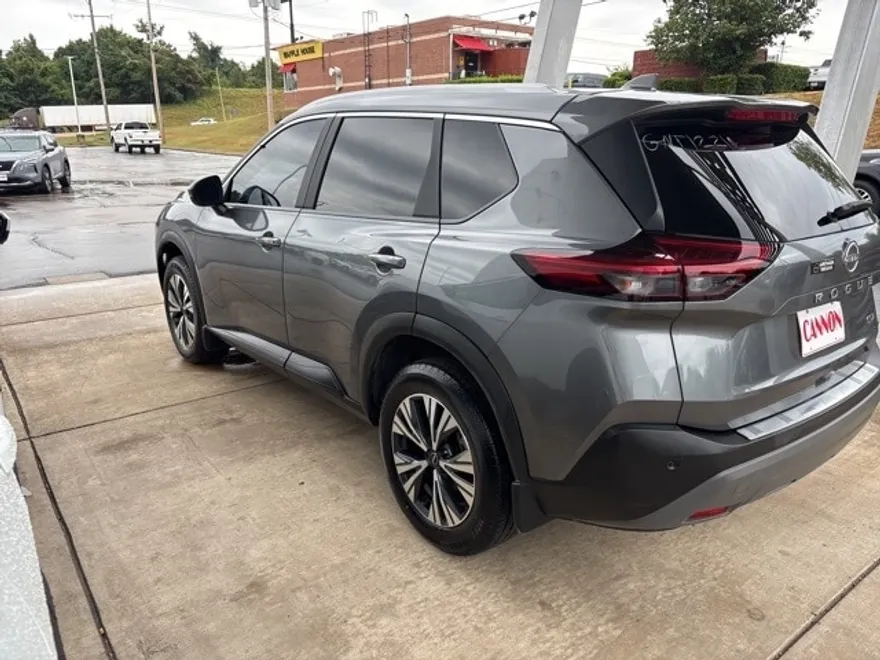 2023 Nissan Rogue SV photo 1