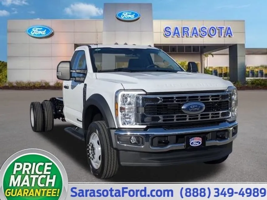 2025 Ford F-600 photo 1