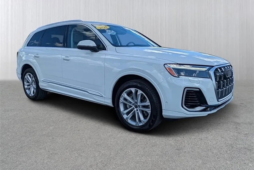 2025 Audi Q7 55 Premium Plus photo 1