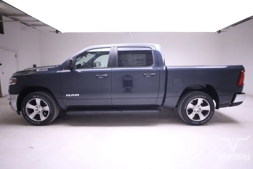 2025 Ram 1500 Tradesman photo 1