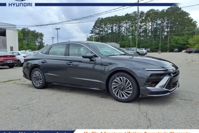 2025 Hyundai Sonata Hybrid Limited photo 1