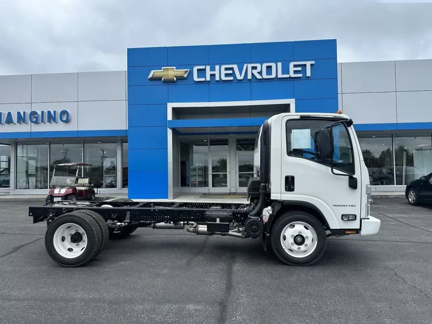 2025 Chevrolet Silverado 4500HD photo 1