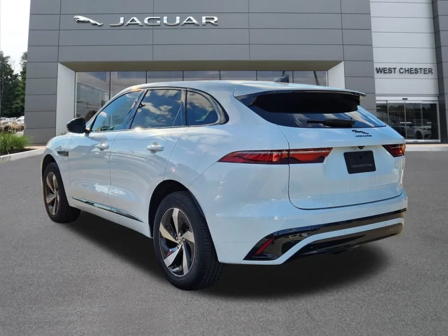 2024 Jaguar F-PACE P250 R-Dynamic S photo 3