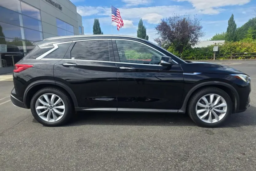 2021 Infiniti QX50 Luxe photo 1
