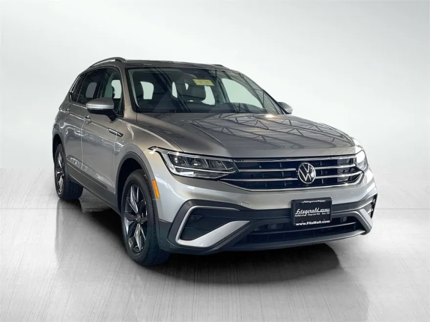 2024 Volkswagen Tiguan SE Wolfsburg Edition photo 1