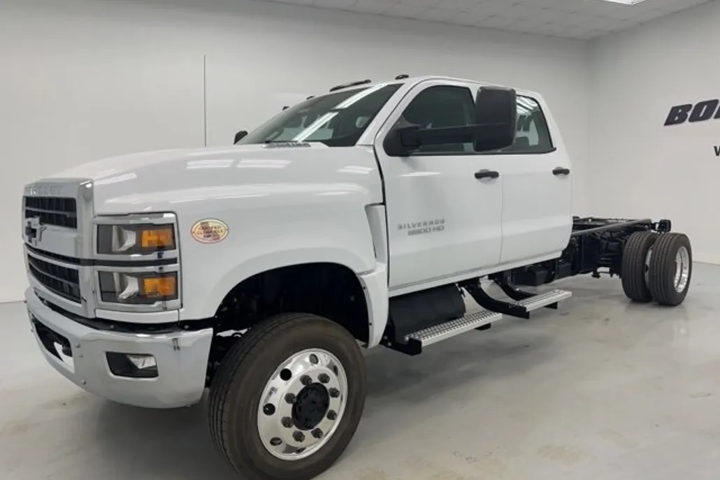2024 Chevrolet Silverado 5500HD Work Truck photo 1