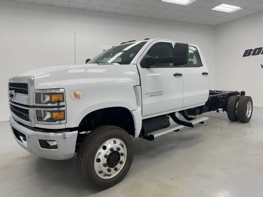 2024 Chevrolet Silverado 5500HD Work Truck photo 1
