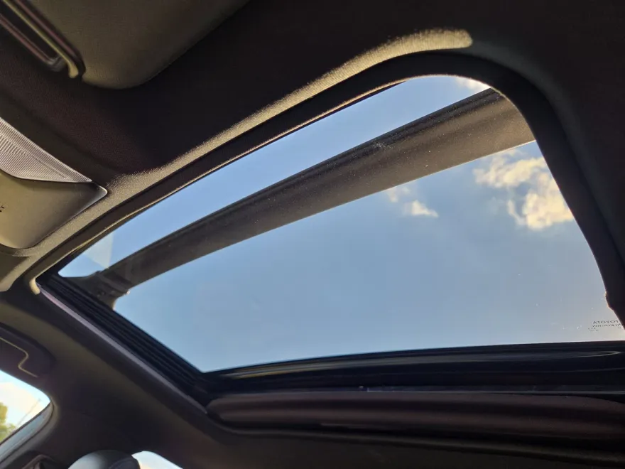 2020 Toyota RAV4 Hybrid XSE photo 1