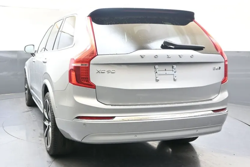 2024 Volvo XC90 Plus photo 1