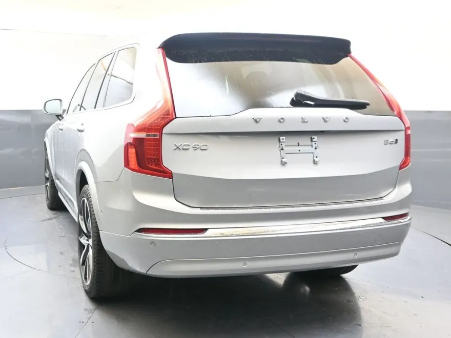 2024 Volvo XC90 Plus photo 1
