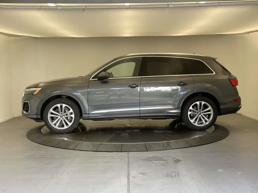 2025 Audi Q7 55 Premium Plus photo 1