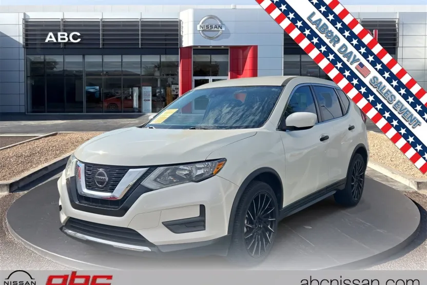 2020 Nissan Rogue S photo 1