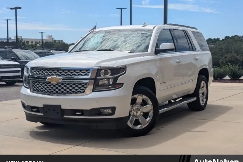 2019 Chevrolet Tahoe LT photo 1