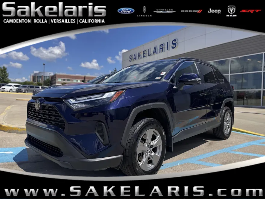 2023 Toyota RAV4 XLE photo 1
