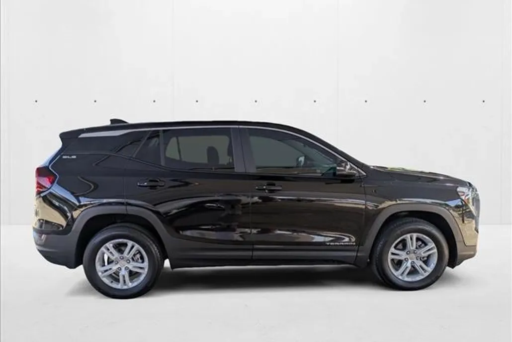 2024 Gmc Terrain SLE photo 1