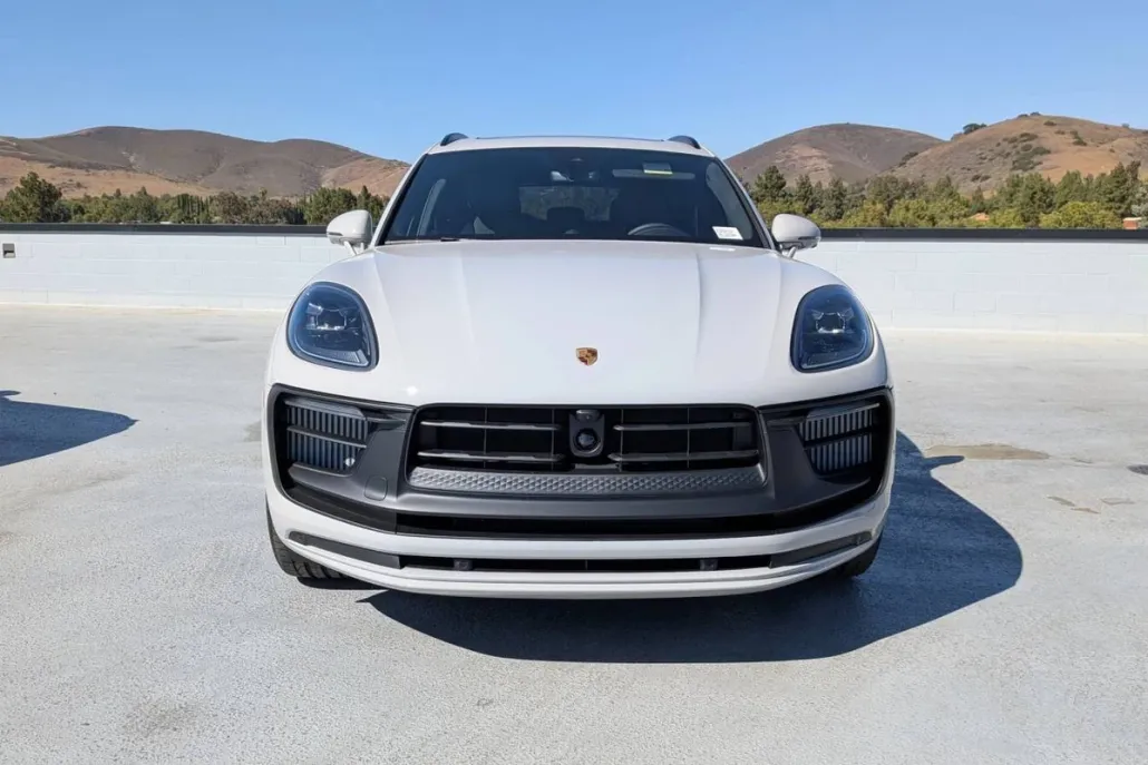 2025 Porsche Macan GTS photo 1