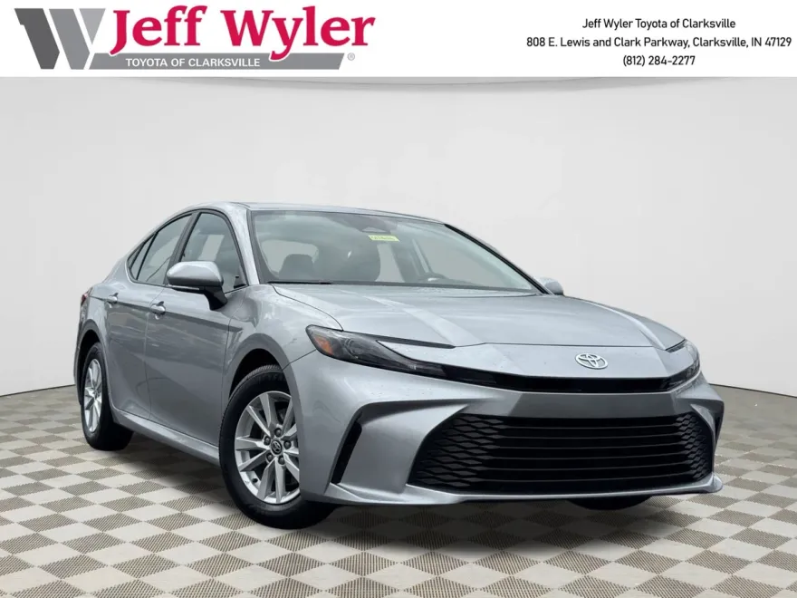 2025 Toyota Camry LE Hybrid photo 1