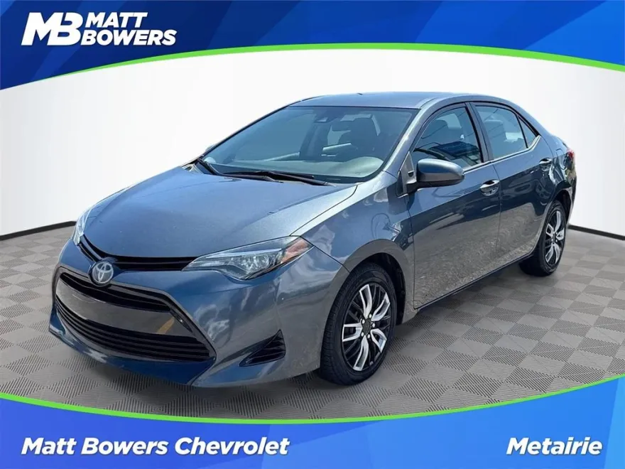 2018 Toyota Corolla LE photo 1