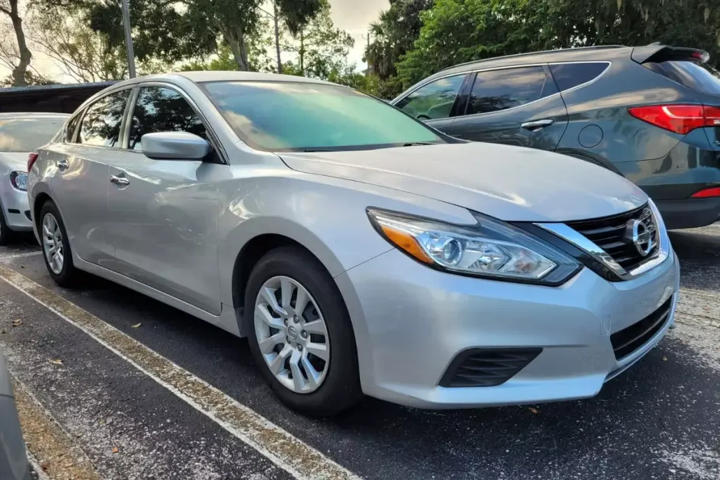 2017 Nissan Altima 2.5 S photo 1