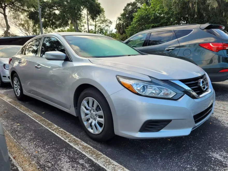 2017 Nissan Altima 2.5 S photo 1