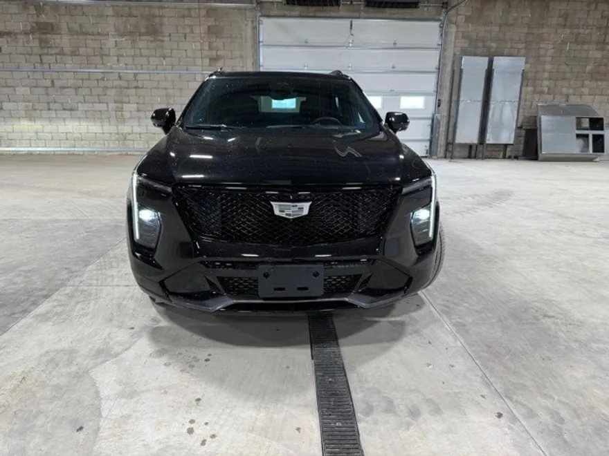 2025 Cadillac XT4 Sport photo 1