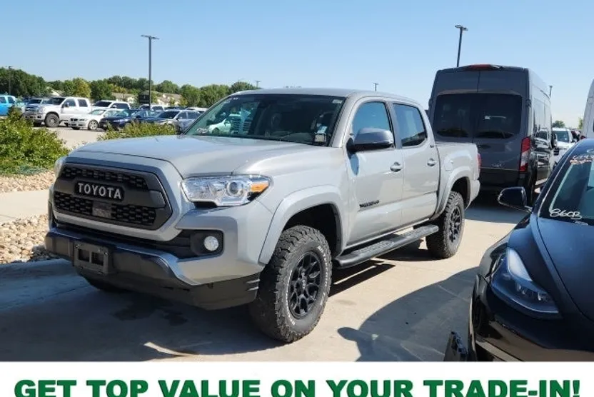 2021 Toyota Tacoma SR5 V6 photo 1