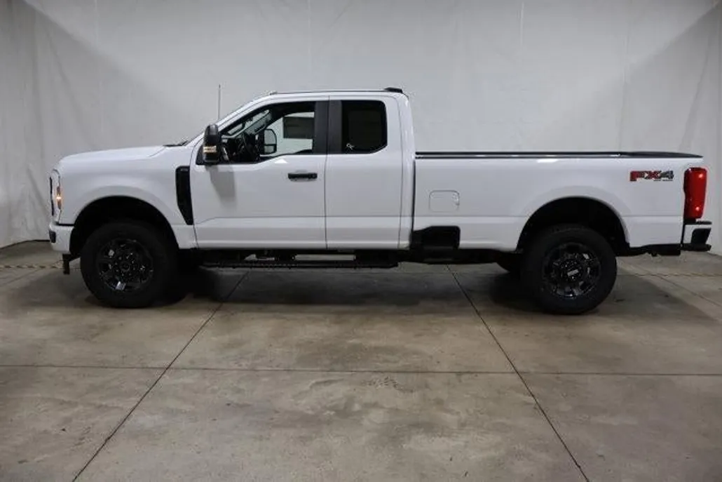 2026 Ford F-350 XL photo 1