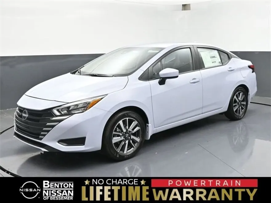 2025 Nissan Versa SV photo 1