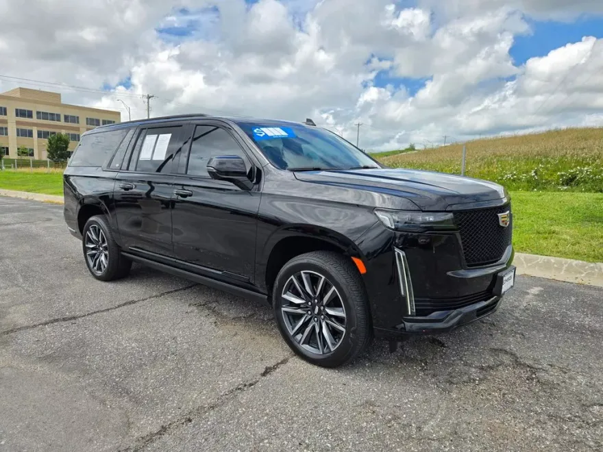 2022 Cadillac Escalade ESV Sport Platinum photo 1