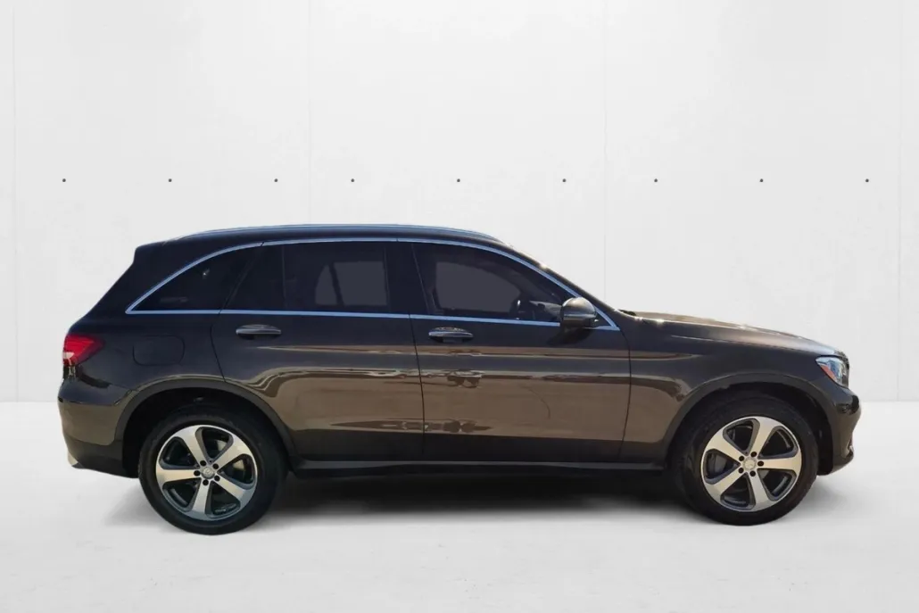 2016 Mercedes Benz GLC 300 photo 1