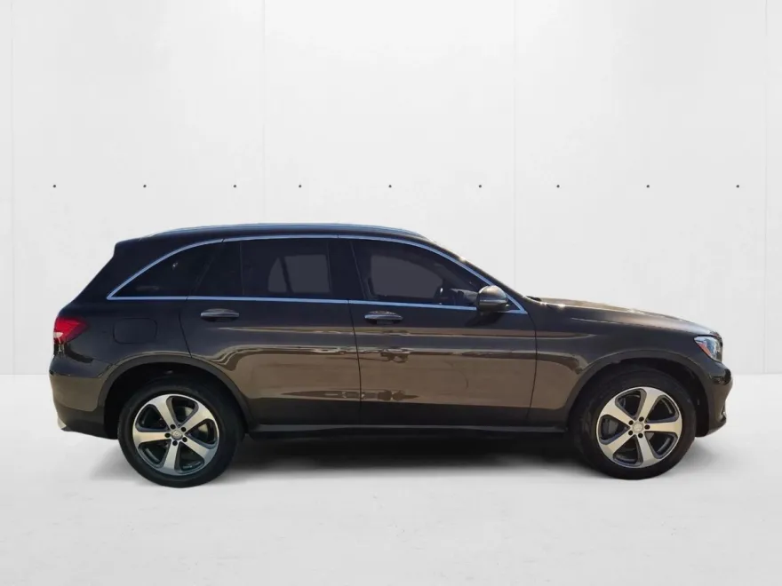 2016 Mercedes Benz GLC 300 photo 1
