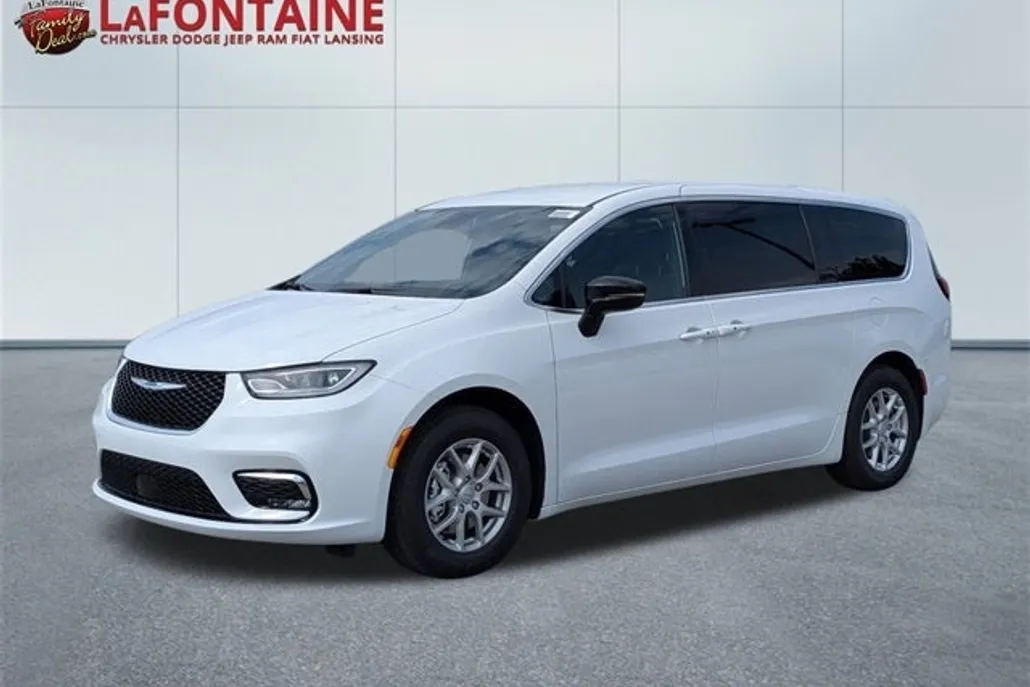 2026 Chrysler Pacifica photo 1
