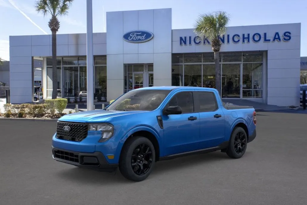 2025 Ford Maverick XLT photo 1