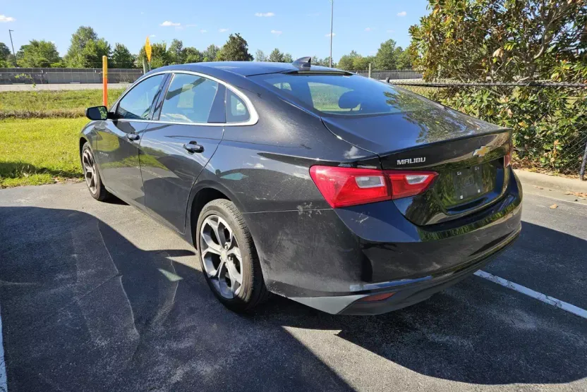 2024 Chevrolet Malibu 1LT photo 1