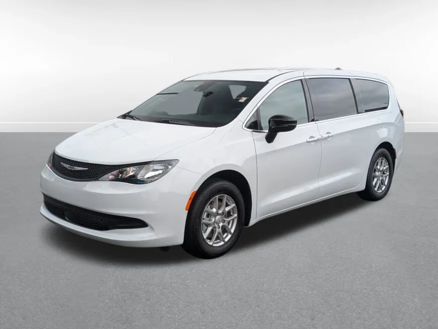 2026 Chrysler Voyager LX photo 1