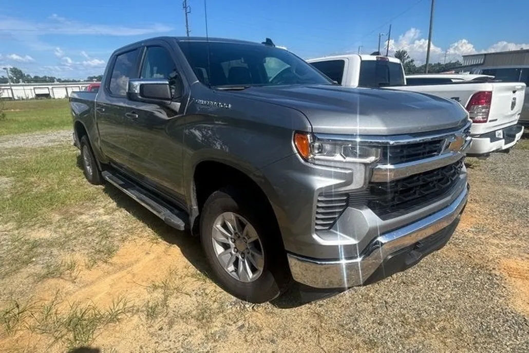 2024 Chevrolet Silverado 1500 LT photo 1