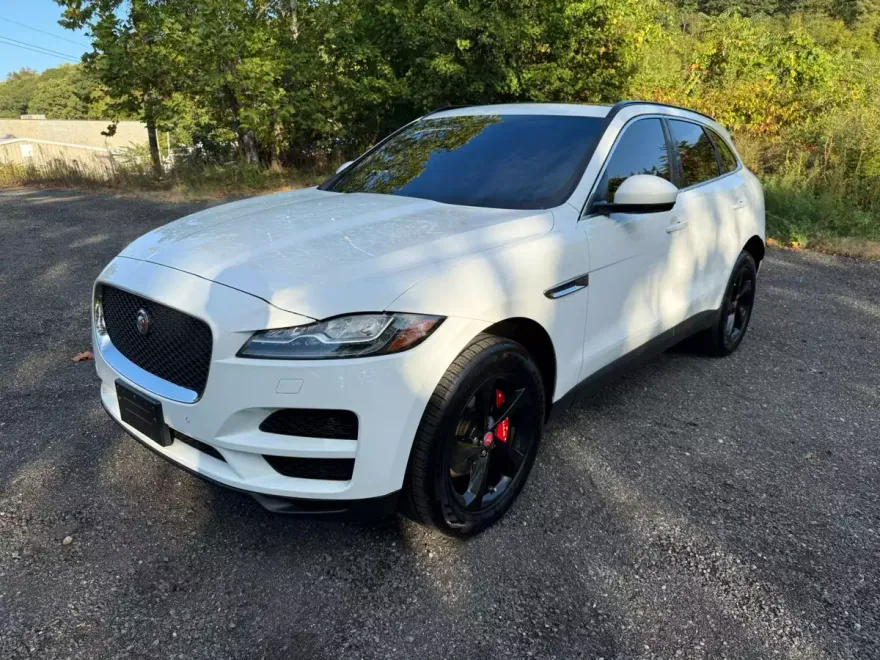 2018 Jaguar F-PACE Prestige photo 1