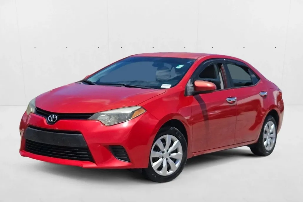 2014 Toyota Corolla LE photo 1