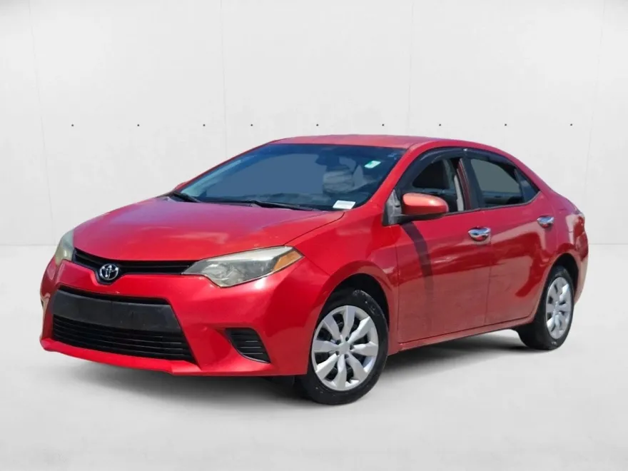 2014 Toyota Corolla LE photo 1