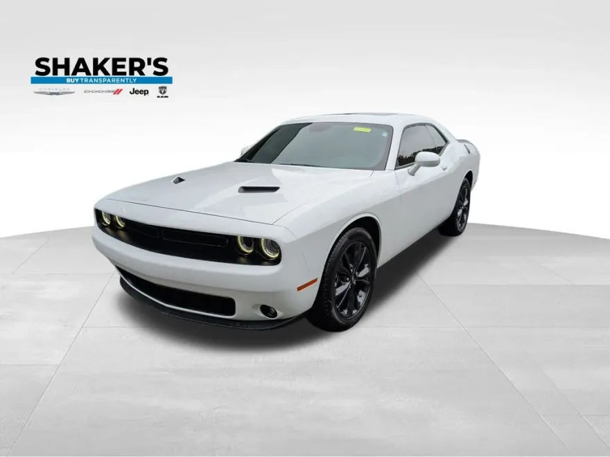 2023 Dodge Challenger SXT photo 1
