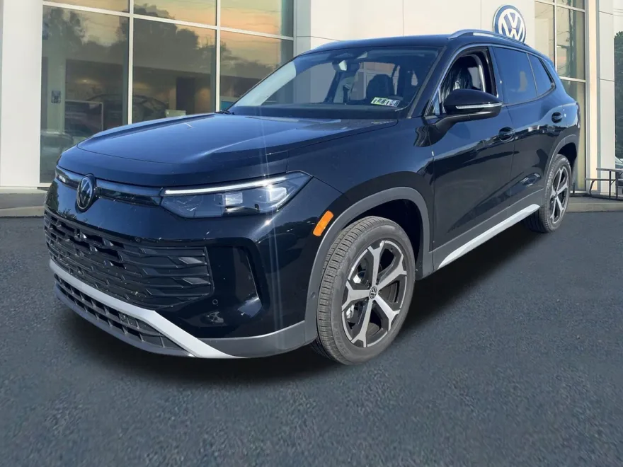 2025 Volkswagen Tiguan SE photo 1