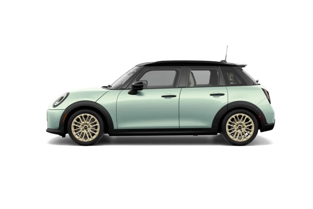 2026 Mini Cooper 4 Door Hardtop Signature photo 1