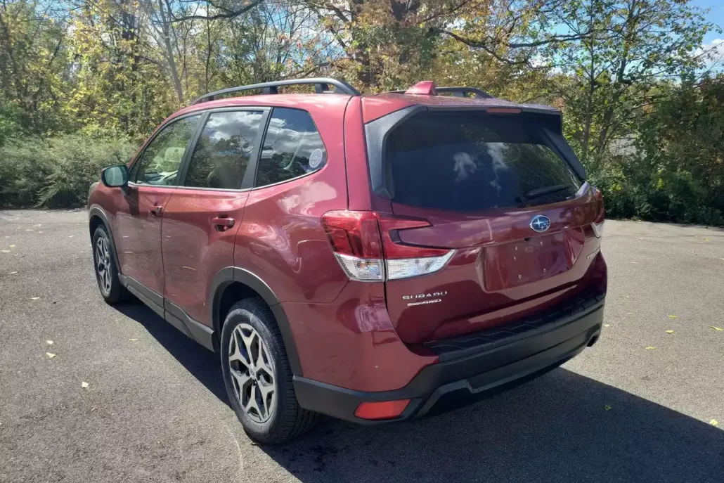 2022 Subaru Forester Premium photo 1