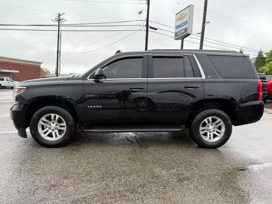 2017 Chevrolet Tahoe LT photo 1
