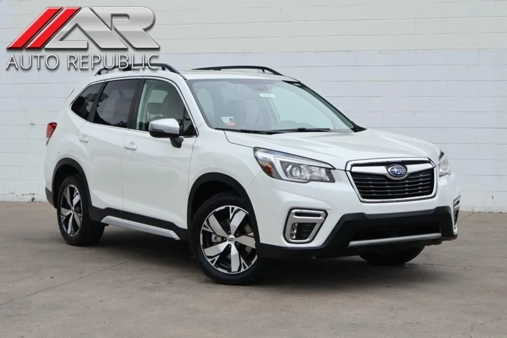 2020 Subaru Forester Touring photo 1