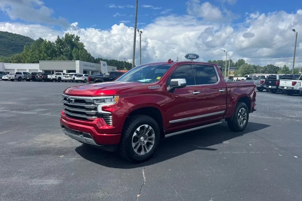 2023 Chevrolet Silverado 1500 High Country photo 1
