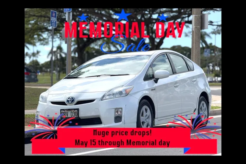 2011 Toyota Prius Three photo 1