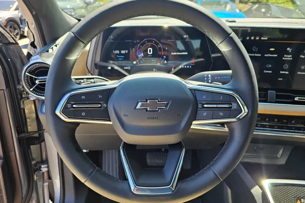 2026 Chevrolet Equinox ACTIV photo 1