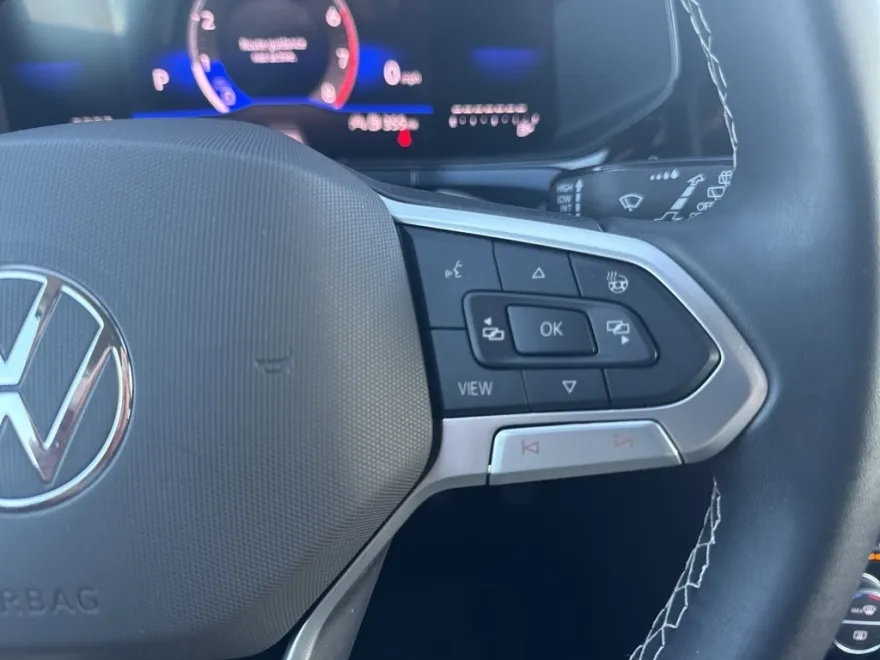 2024 Volkswagen Taos SE photo 11